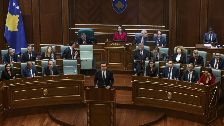 Депутати си спретнаха бой в Косовския парламент
