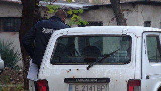 Трима ранени при нападение с ножове пред дискотека в Благоевград