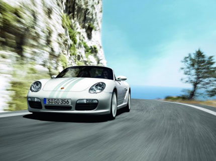 Porsche с две нови попълнения  