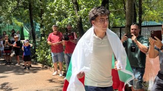 Днес юношеският шампион на Уимбълдън застана пред медиите в Българския