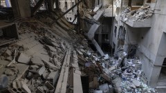 Израел засили ударите по Бейрут и заплаши да завземе ливанска територия