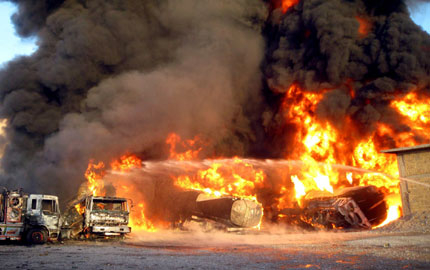 Взривиха 20 цистерни с гориво в Пакистан 