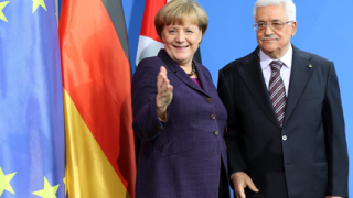 Меркел и Абас призоваха Израел да спре застрояването