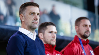 Младен Кръстаич остава начело на националния отбор по футбол съобщава