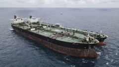 Танкер с руски нефт е акостирал в Западна Африка