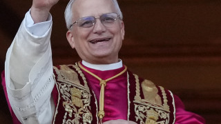 Новият американски папа Лъв XIV внесе весело настроение по време