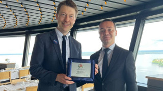 Заместник министърът на младежта и спорта инж Владимир Харизанов и заместник кметът