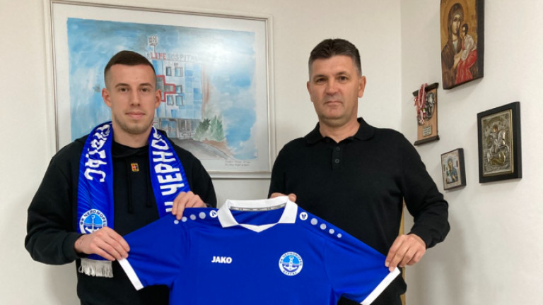 Черноморец 1919 официално подсили състава си с нападателя Октай Хамдиев.