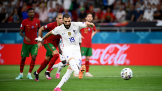 Нападателят на Франция Карим Бензема реализира две попадения при