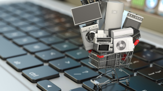 Американците са похарчили рекордните 9 12 милиарда долара за онлайн пазаруване