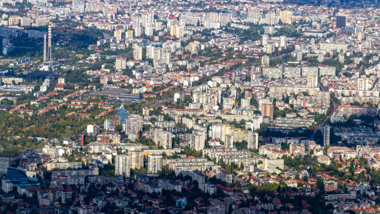 Пазарът на имоти в София се плъзга по надолнище