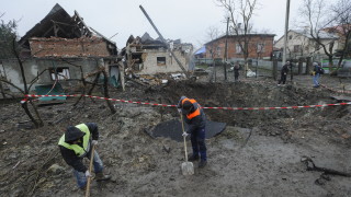В Лвовска област частна къща се е запалила от падащи