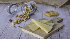 Ядки или сирена - кои са по-полезните мазнини, които да ядем