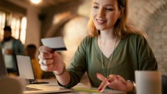 Черният петък и капаните на потребителския кредит – как да не стигнем до задлъжнялост?