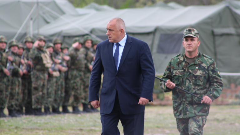 Борисов: Още 300 военни тръгват към браздата; Съкращават 300 работници от мина "Черно море"