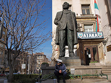 „Атака” скочиха на ГЕРБ