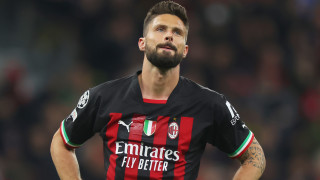 Титулярният нападател на Милан Оливие Жиру напусна мача между Франция и