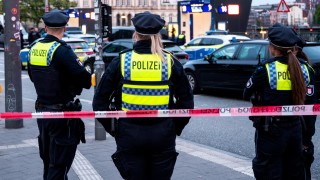 Пращат извършилата атаката с нож в Хамбург в психиатрична клиника