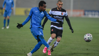 Крилото на Левски Насиру Мохамед е намалил заплатата си но