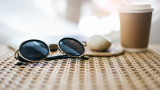 Слънчевите очила, катаракта, фотокератит и защо и кога да не носим този аксесоар