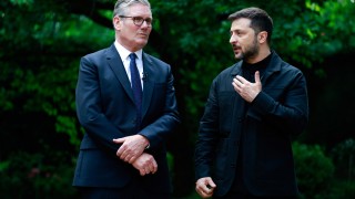 Украинският президент Володимир Зеленски разговаря с британския премиер Киър Стармър