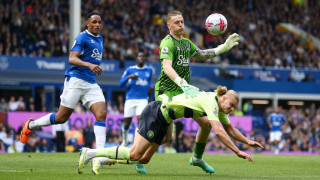 Манчестър Юнайтед се интересува от вратаря на Евертън Джордан Пикфорд