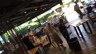 Собственикът на потрошеното столично заведение разбрал по телефона за инцидента Това