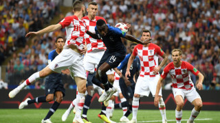 Франция 2 1 Хърватия 45′ ИГРАТА СЕ ПОДНОВЯВА 45 1′