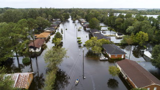 Ураганът "Флорънс" отне живота на най-малко 13 души в САЩ
