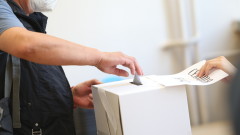Балотаж на президентските избори очакват Буруджиева и Гълъбов 
