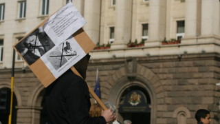 Двайсетина готвачи ресторантьори бармани и сервитьори се събраха на импровизиран