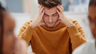 Емоционалният стрес е често срещан и може да се прояви