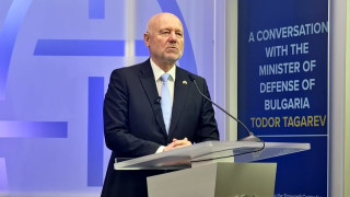 Тагарев: Отговорът на ядрената заплаха не може да е самостоятелен