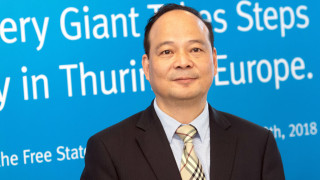 Милиардерът, без който Илън Мъск и Tesla не могат да успеят на най-големия автомобилен пазар в света