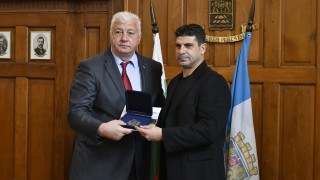 Спортният директор на Локомотив Георги Иванов говори след като отборът