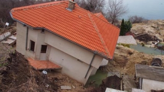 Забраняват строежите в свлачищни райони