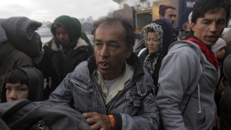 ЕС с ултиматум към Гърция - или затяга контрола върху мигрантите, или е аут от Шенген