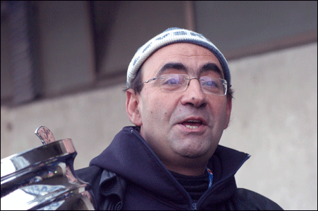 Голди оцеля в нелепа катастрофа