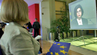 Кунева променя „правилата на играта" за защита на потребителите в ЕС