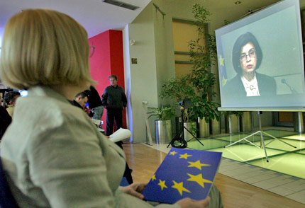 Кунева променя „правилата на играта" за защита на потребителите в ЕС