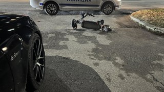 Две деца са пострадали при инцидент с електрическа тротинетка в