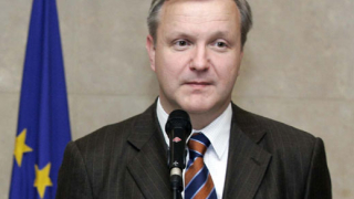 Оли Рен: На всеки 6 месеца чакаме доклади от България и Румъния