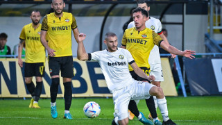 Футболистите на Ботев Пловдив Самуел Акере и Антонио Перера се