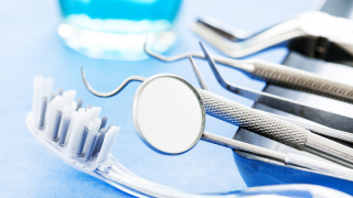 Три безплатни пломби при зъболекар 
