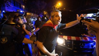 Хиляди каталунци се събраха на площад Сан Хауме вчера за