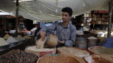 Поскъпването на храната поставя развиващите се пазари между "чука и наковалнята"