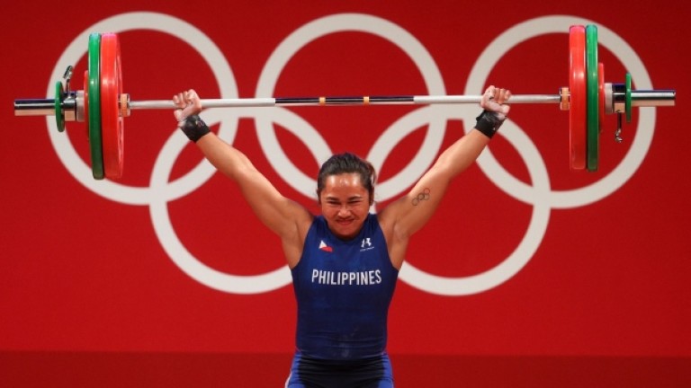 Първата златна медалистка на Филипините спечели 660 000 долара и къща