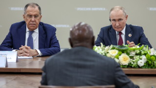 Министърът на външните работи на Русия Сергей Лавров пристигна в