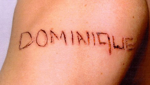 Жена изряза името си в ръката на любовник за една вечер