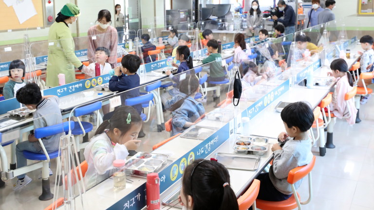 Южна Корея регистрира най-голямото увеличение на заразените с коронавирус за